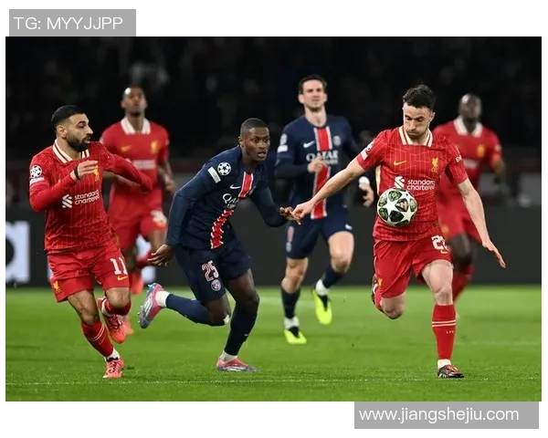 中超热战巴黎圣日耳曼与利物浦激战成平局乌龙球引发全场狂欢