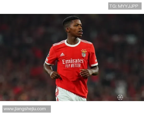 国王杯惊现乌龙球本菲卡小胜国米引发争议判罚全场沸腾