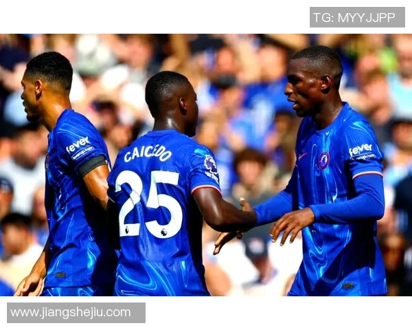 国王杯惊现冷门那不勒斯与切尔西激战成平局引发全场热议