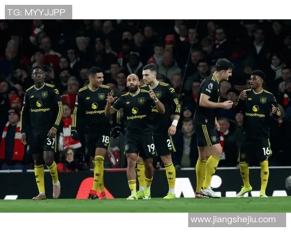 曼联友谊赛大胜巴黎圣日耳曼六比二赛场瞬间引发热烈讨论