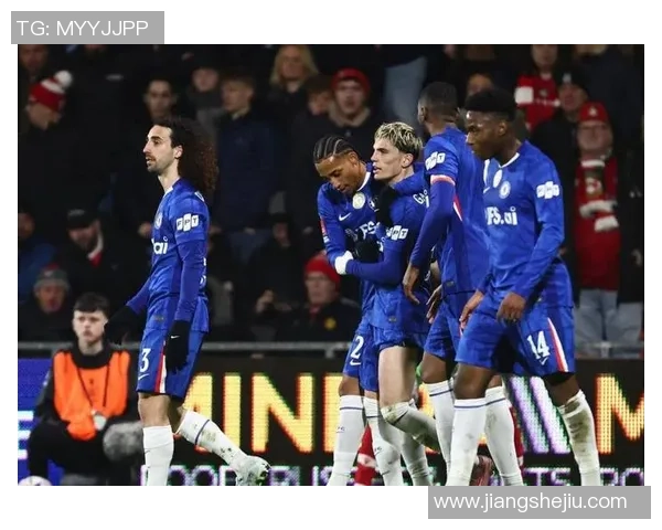 足总杯惊心动魄国米逆转里昂红牌风波引发全场热议